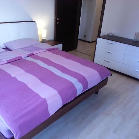 Apartment 3 Rooms Elegant Bukares Bagian luar foto