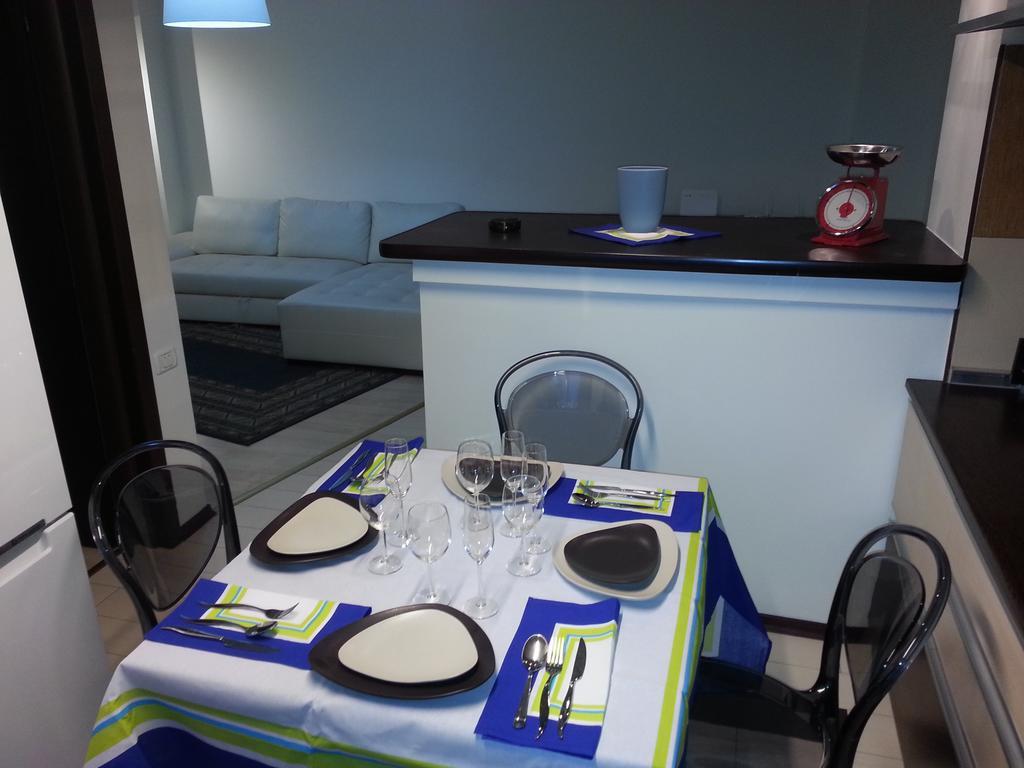 Apartment 3 Rooms Elegant Bukares Bagian luar foto