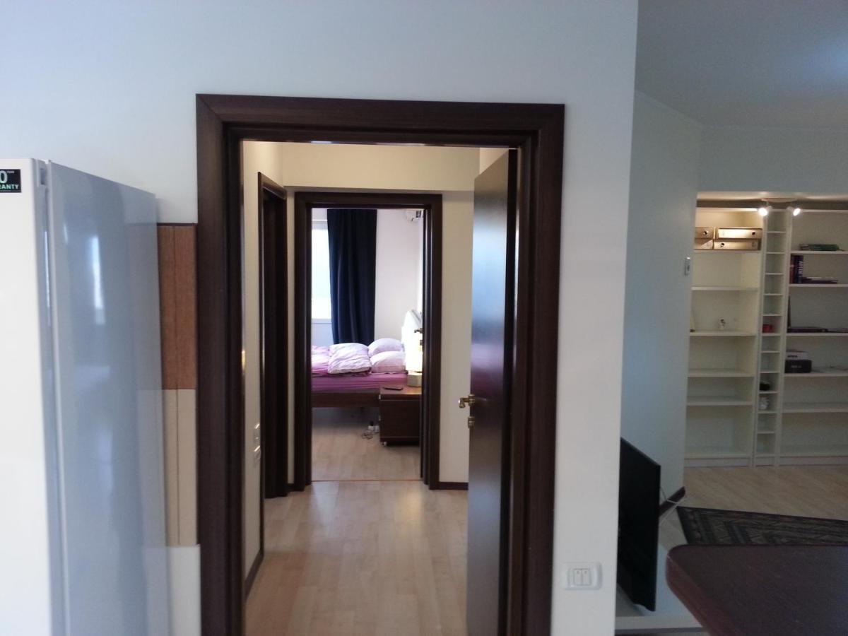 Apartment 3 Rooms Elegant Bukares Bagian luar foto