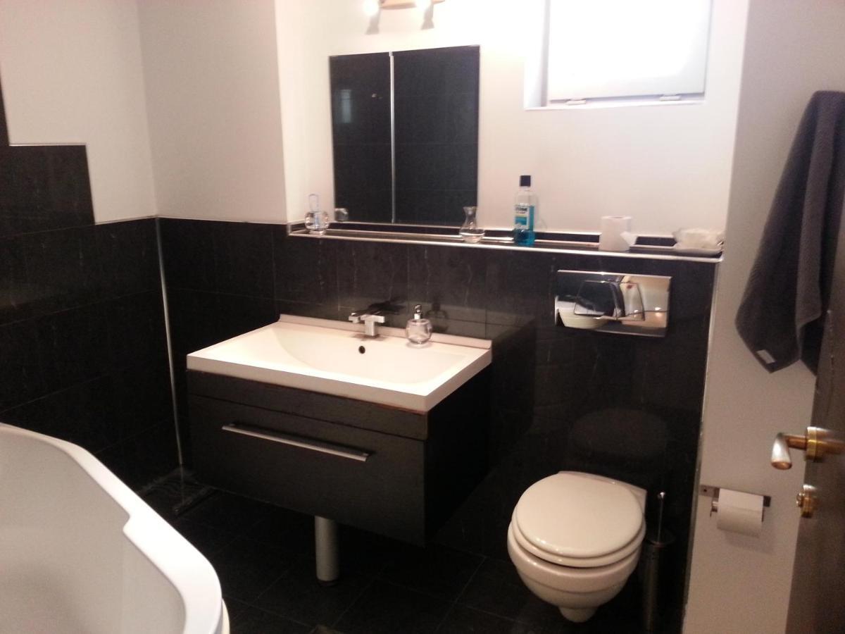 Apartment 3 Rooms Elegant Bukares Bagian luar foto