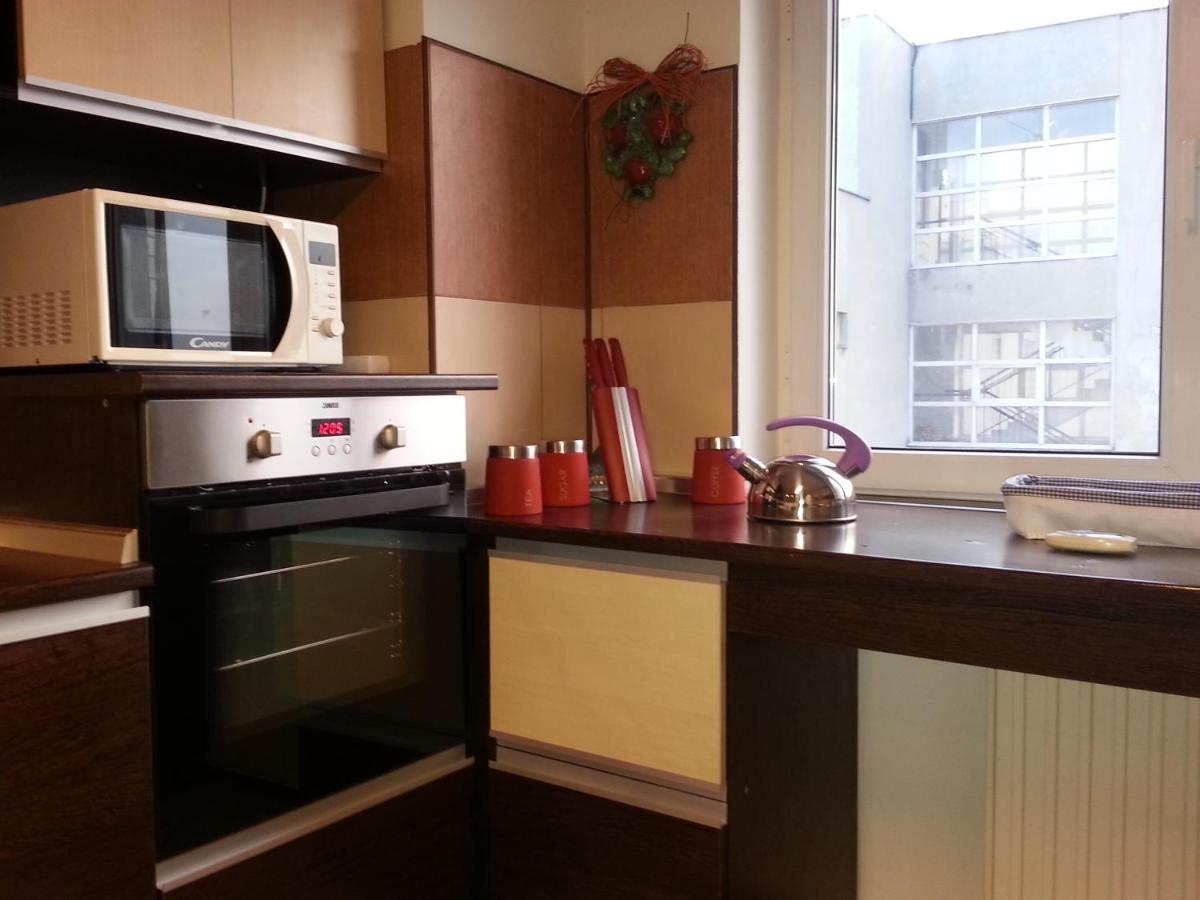 Apartment 3 Rooms Elegant Bukares Bagian luar foto