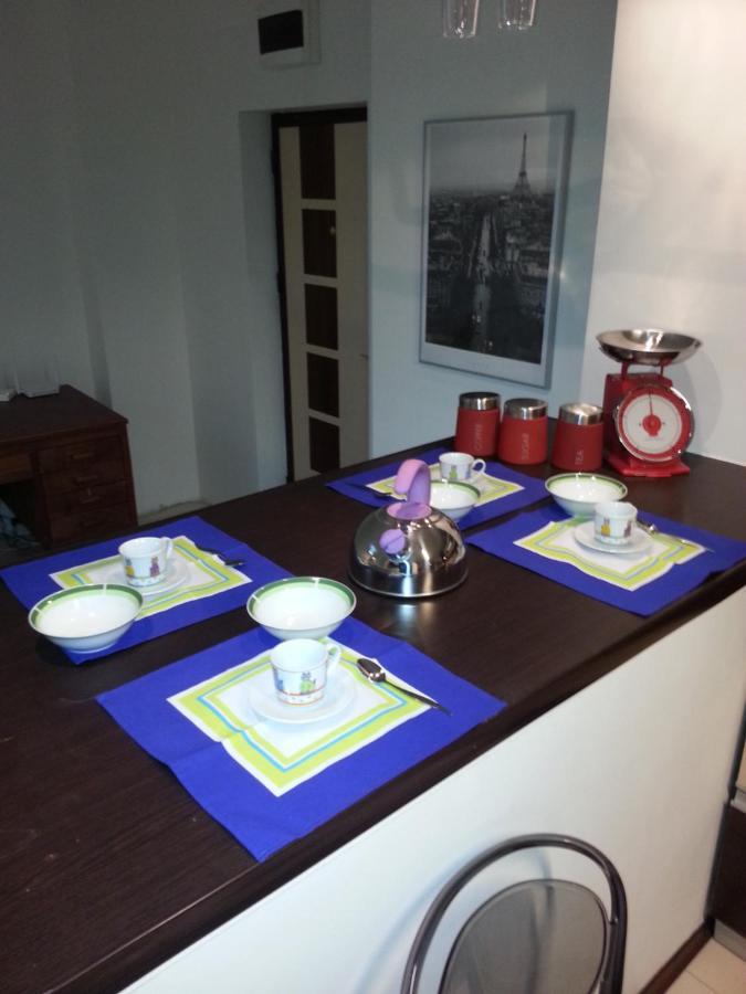 Apartment 3 Rooms Elegant Bukares Bagian luar foto