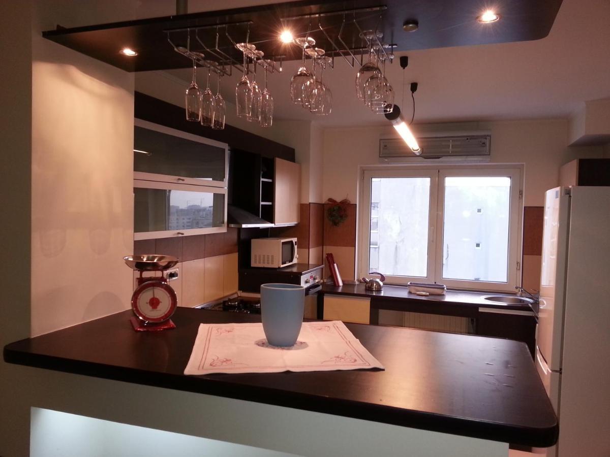 Apartment 3 Rooms Elegant Bukares Bagian luar foto