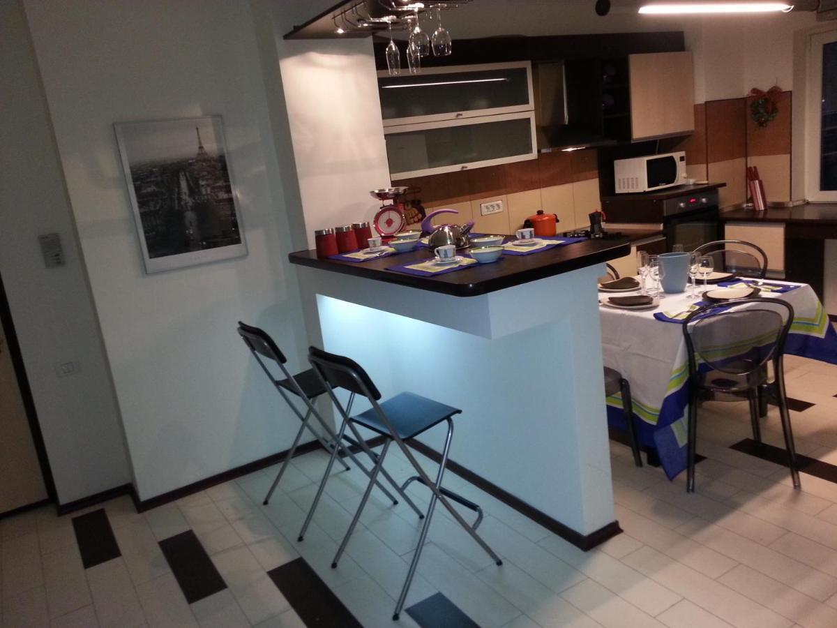 Apartment 3 Rooms Elegant Bukares Bagian luar foto