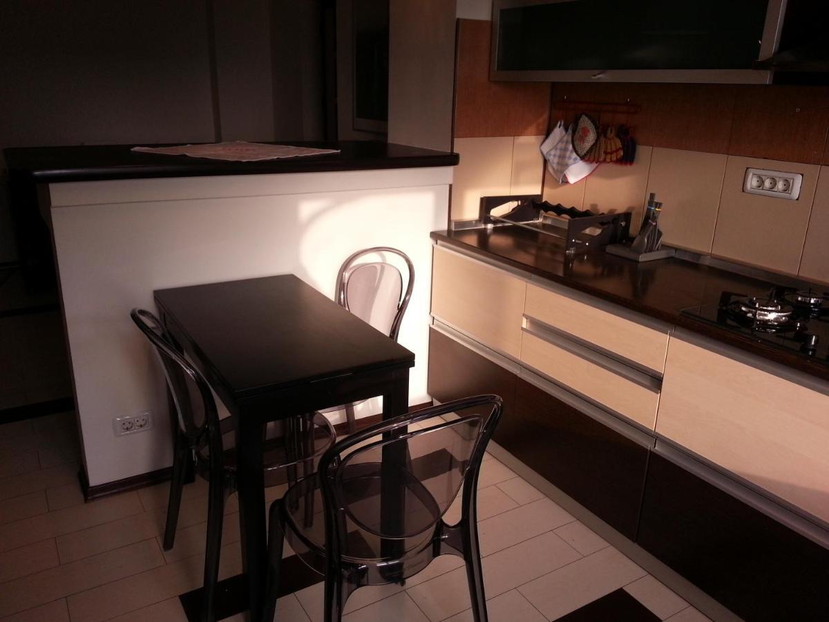 Apartment 3 Rooms Elegant Bukares Bagian luar foto