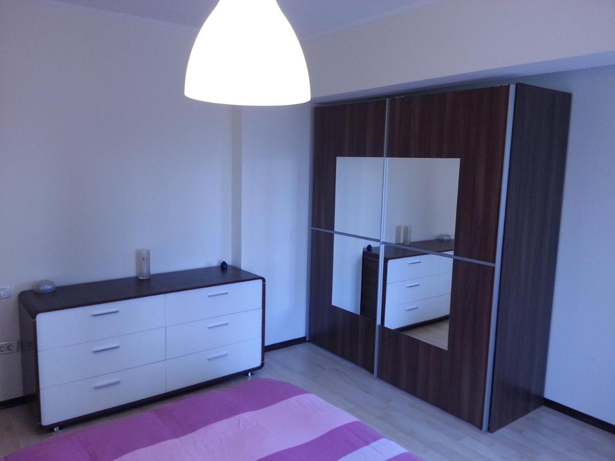 Apartment 3 Rooms Elegant Bukares Bagian luar foto