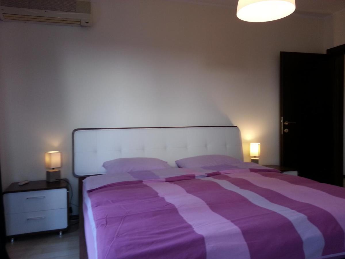 Apartment 3 Rooms Elegant Bukares Bagian luar foto